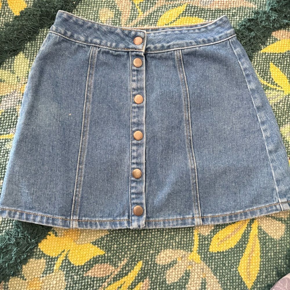BRANDY MELVILLE DENIM MINI SKIRT BUTTON DOWN SIZE 26 100% COTTON BLUE